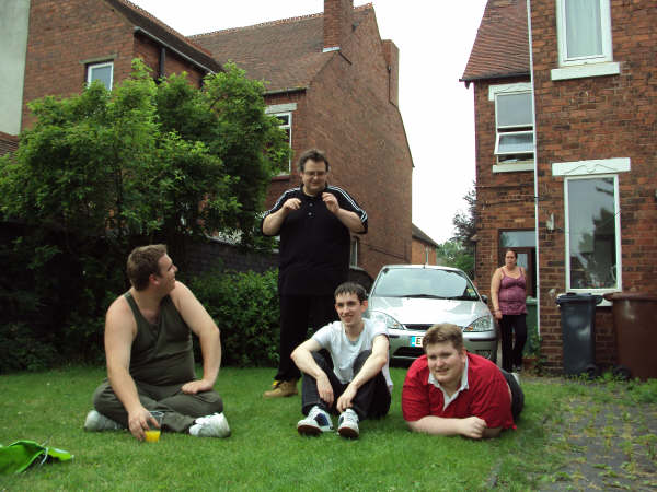 The lads outside!